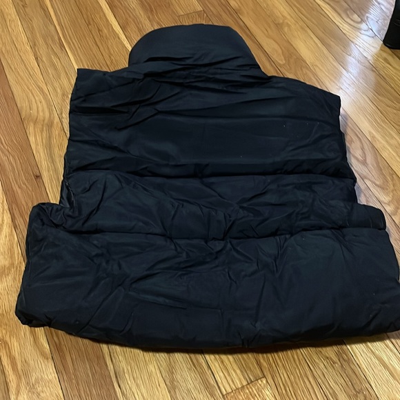 NWT Lightweight Zip Up Vest - Picture 2 of 7